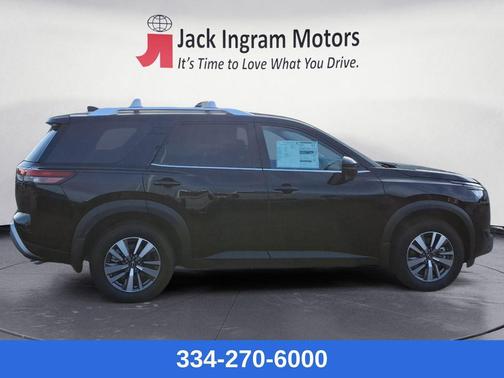 2025 Nissan Pathfinder SL FWD