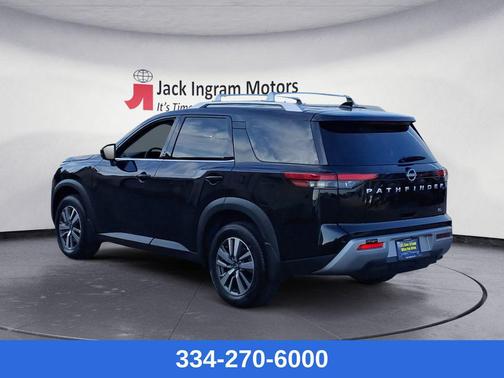 2025 Nissan Pathfinder SL FWD