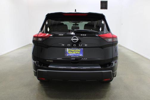 Super Black 2027 Nissan Rogue SV