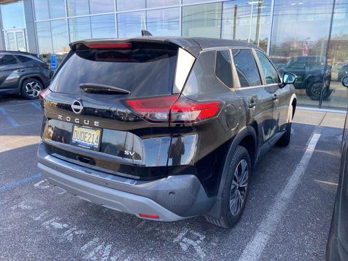 2022 Nissan Rogue SV