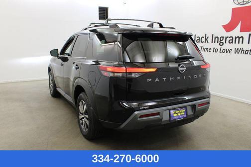 2026 Nissan Pathfinder SL