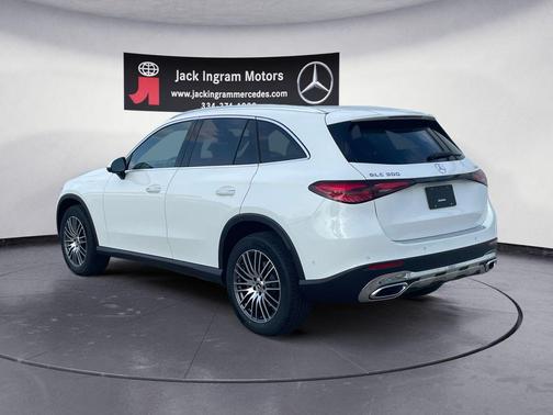Polar White 2026 Mercedes-Benz GLC 300 4MATIC