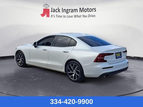 2020 Volvo S60 T5 Momentum