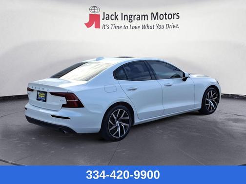2020 Volvo S60 T5 Momentum