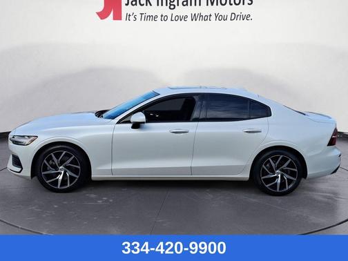 2020 Volvo S60 T5 Momentum