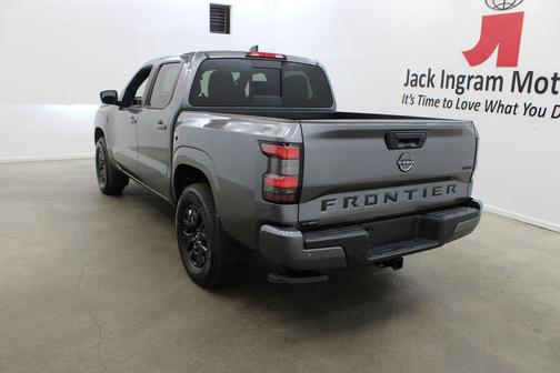 Gun Met 2026 Nissan Frontier SV