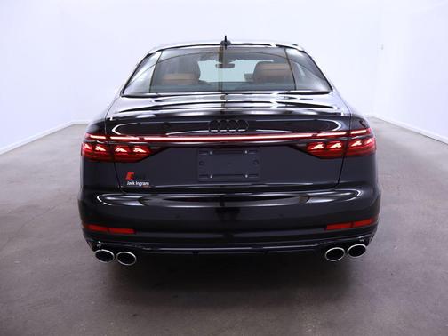 2025 Audi S8 4.0T