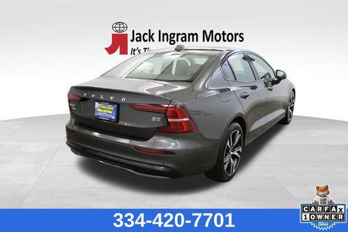 2024 Volvo S60 B5 Core Dark Theme