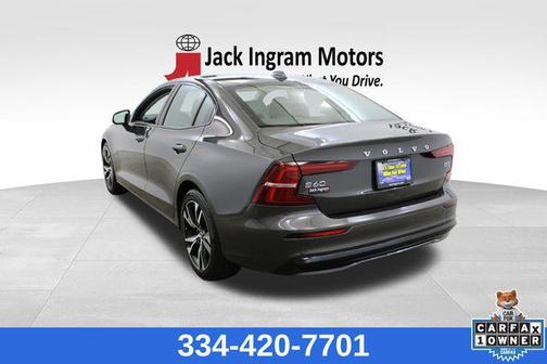 2024 Volvo S60 B5 Core Dark Theme