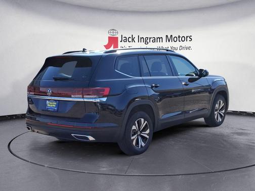 2025 Volkswagen Atlas 2.0T SE