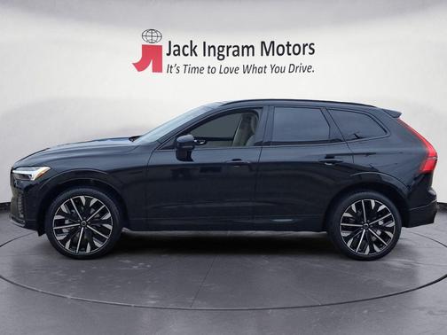 2026 Volvo XC60 B5 Ultra