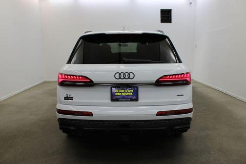 White 2026 Audi Q7 55 Premium