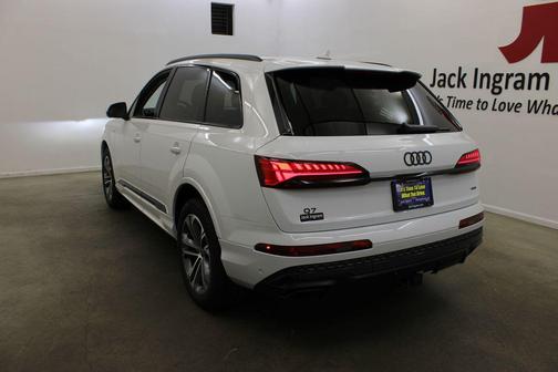 White 2026 Audi Q7 55 Premium