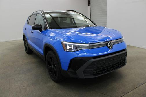 2025 Volkswagen Taos 1.5T SE Black