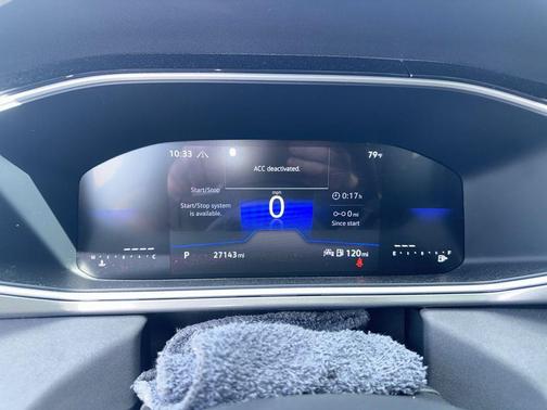 2025 Volkswagen Taos 1.5T SE Black