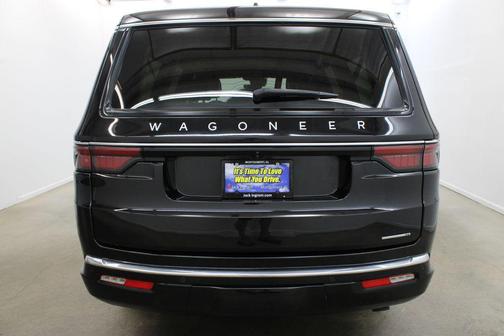 Diamond Black Crystal Pearlcoat 2024 Jeep Wagoneer L Series II 4x2