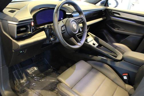 2024 Porsche Macan 4