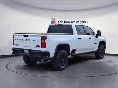 2024 Chevrolet Silverado 2500 4WD Crew Cab Standard Bed ZR2