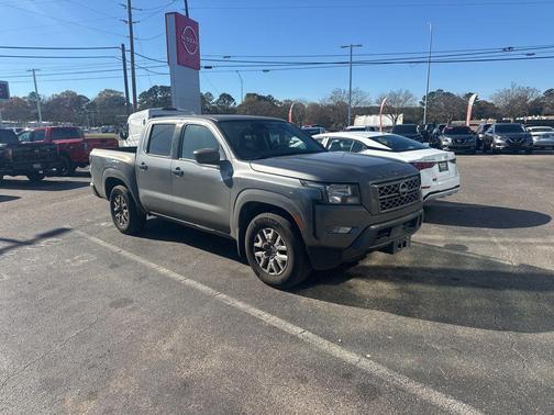 2024 Nissan Frontier SV
