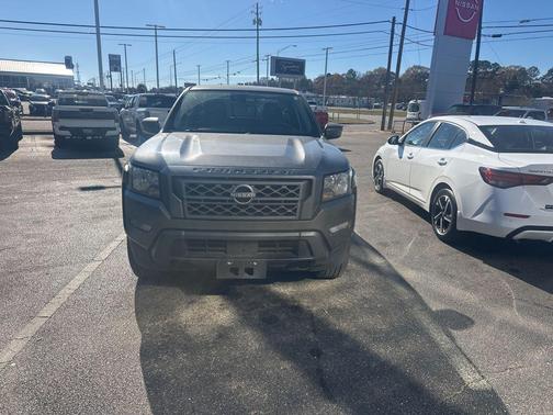 2024 Nissan Frontier SV