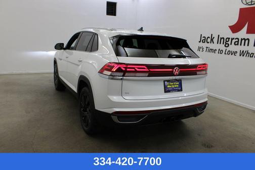 2026 Volkswagen Atlas Cross Sport 2.0T SE w/Technology