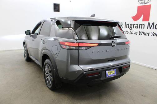 2026 Nissan Pathfinder S