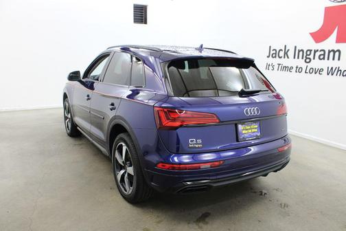 Navarra Blue Metallic 2023 Audi Q5 45 S line Premium Plus