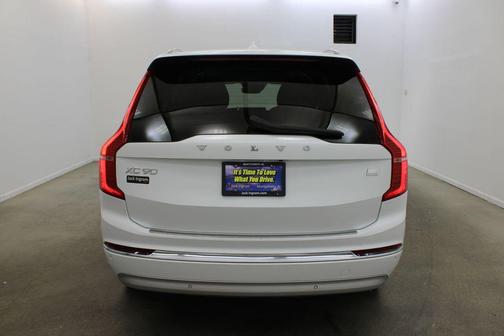 2022 Volvo XC90 Recharge Plug-In Hybrid T8 Inscription Expression 7 Passenger