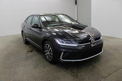 Deep Black Pearl 2026 Volkswagen Jetta 1.4T SE