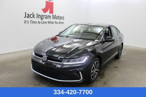 Deep Black Pearl 2026 Volkswagen Jetta 1.4T SE