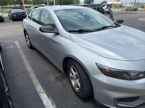 Silver Ice Metallic 2017 Chevrolet Malibu 1LS