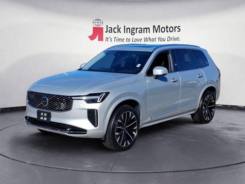 2025 Volvo XC90 B5 Plus 7-Seater