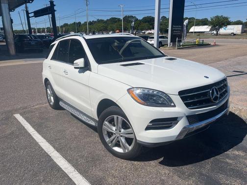 White 2013 Mercedes-Benz M-Class 4MATIC