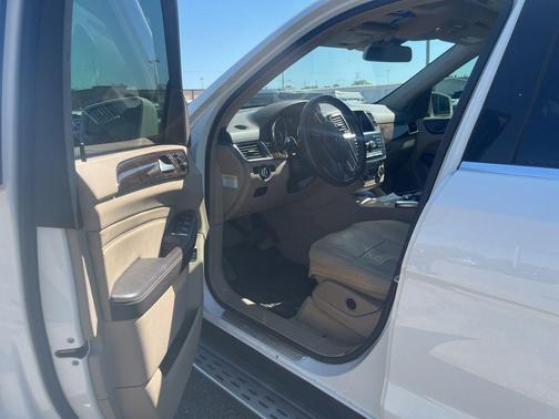 White 2013 Mercedes-Benz M-Class 4MATIC