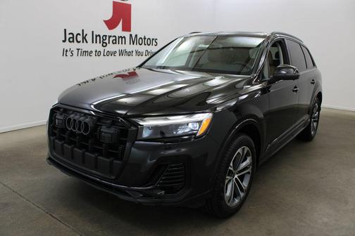 Mythos Black Metallic 2025 Audi Q7 45 Premium Plus