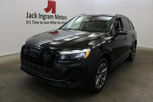 Mythos Black Metallic 2025 Audi Q7 45 Premium Plus