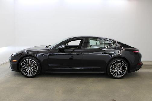 2026 Porsche Panamera 