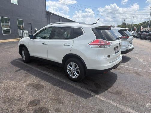 Pearl White 2016 Nissan Rogue SV