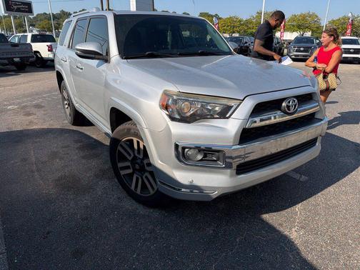 Classic Silver Metallic 2018 Toyota 4Runner Limited