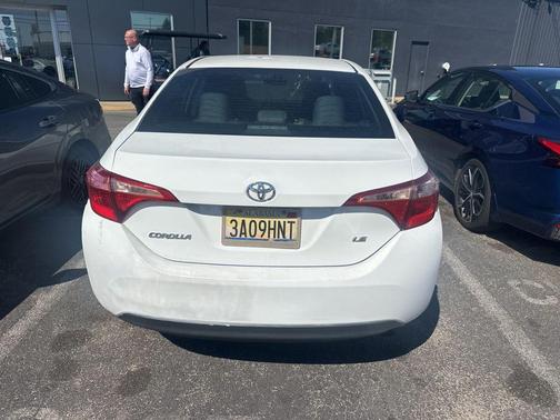 Blizzard Pearl 2017 Toyota Corolla LE