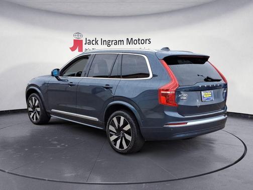 2025 Volvo XC90 Plug-In Hybrid Ultra
