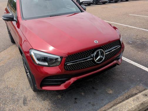 MANUFAKTUR Cardinal Red Metallic 2022 Mercedes-Benz GLC 300 Base