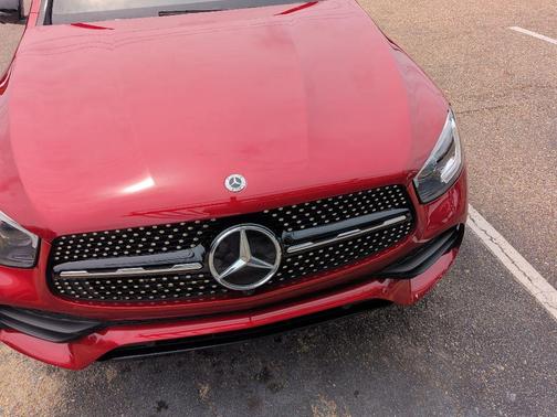 MANUFAKTUR Cardinal Red Metallic 2022 Mercedes-Benz GLC 300 Base