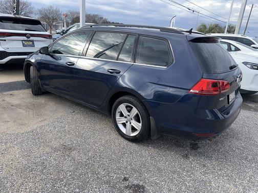 2015 Volkswagen Golf SportWagen TDI S 4-Door