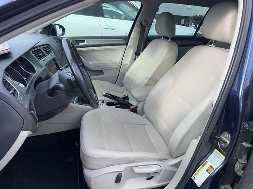 2015 Volkswagen Golf SportWagen TDI S 4-Door