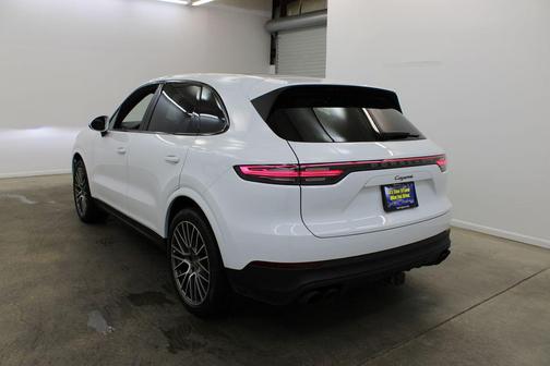 2022 Porsche Cayenne Platinum Edition
