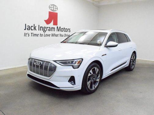 2021 Audi e-tron Premium Plus