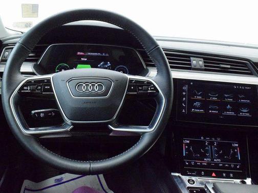 2021 Audi e-tron Premium Plus