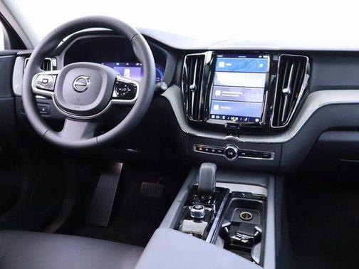 Bright Dusk Met 2025 Volvo XC60 Plug-In Hybrid Plus