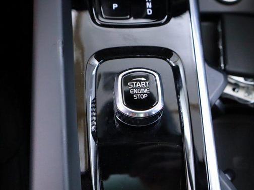 Bright Dusk Met 2025 Volvo XC60 Plug-In Hybrid Plus